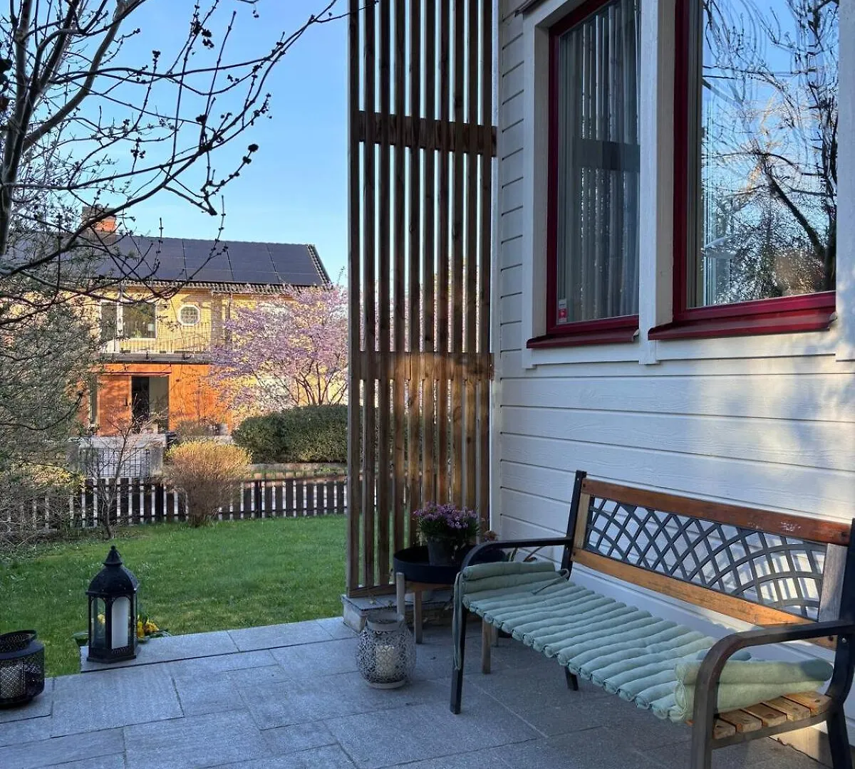 Rymlig Villa Naera Stad Och Natur Stoccolma Svezia